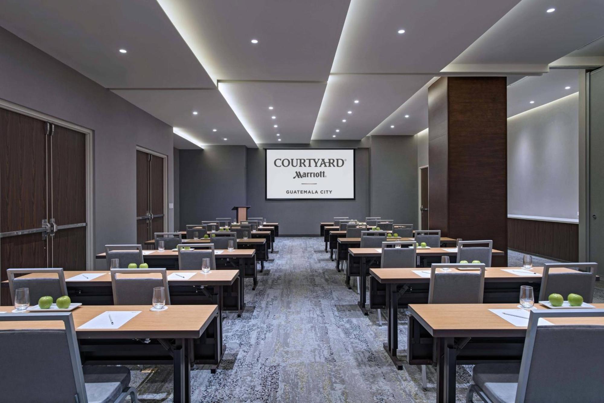 Courtyard By Marriott Guatemala City Exterior photo